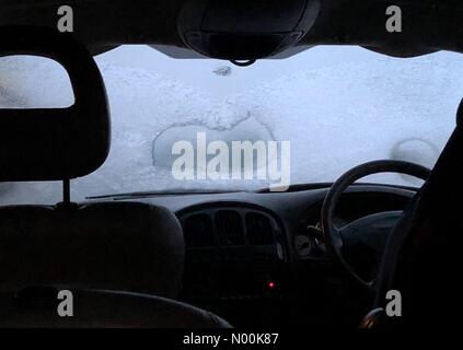 Godalming, Regno Unito. 05 feb 2018. Regno Unito Meteo: Frosty in Godalming. Sycamore Avenue, Godalming. 05 febbraio 2018. Un terribilmente freddo per iniziare la giornata per l'Home Counties questa mattina. Il pupazzo di neve a Godalming in Surrey. Credito: jamesjagger/StockimoNews/Alamy Live News Foto Stock