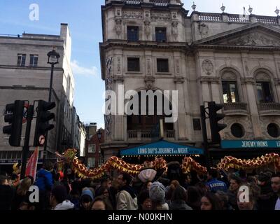 Londra, Regno Unito. Xviii Feb, 2018.Capodanno cinese a Londra UK Credit: Emin Ozkan/StockimoNews/Alamy Live News Foto Stock