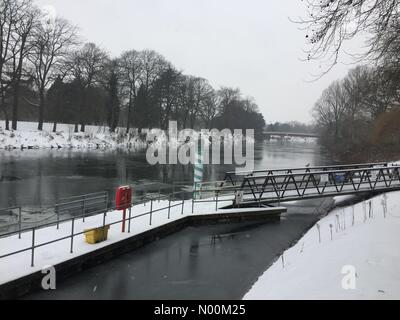 Ponte di Cardiff, Cardiff, Regno Unito. 02Mar, 2018. Bute Park, Cardiff, nella neve. Credito: Jessica Gwynne/StockimoNews/Alamy Live News Foto Stock