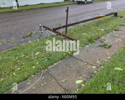 Darwin, in Australia. Il 17 marzo 2018. Il danno fatto in Darwin la capitale del Territorio Settentrionale dell Australia su 2018.03.17 dal ciclone tropicale Marcus - Marcus è stato una categoria 2 ciclone - Credit: Regis Martin/StockimoNews/Alamy Live News Foto Stock