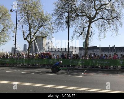 Londra, UK, 22 aprile 2018. Soldi VIRGIN LONDON MARATHON 2018 Credit: TekO/StockimoNews/Alamy Live News Foto Stock