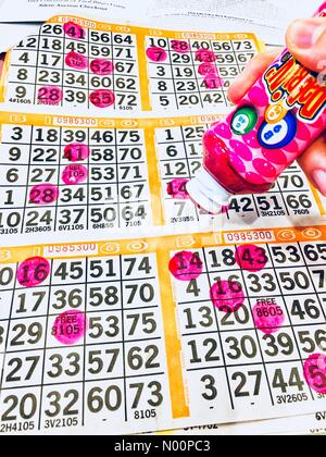 NAMI Blu Jean Bingo raccolta fondi, 11 maggio 2018, waukesha, WI, Stati Uniti d'America, Nami di Waukesha detiene il pesce annuale fry, bingo e asta a beneficio di Alleanza Nazionale sulla malattia mentale, DianaJ/StockimoNews/Alamy Credito: Diana J./StockimoNews/Alamy Live News Foto Stock