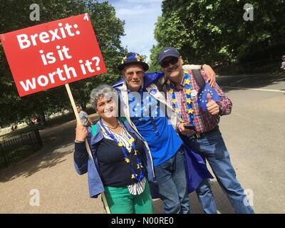 Brexit voto popolare marzo Londra Regno Unito - Sabato 23 Giugno 2018 Londra - Migliaia di dimostranti si riuniscono per marzo attraverso Whitehall per chiedere una votazione pubblica sul finale Brexit deal Foto Stock