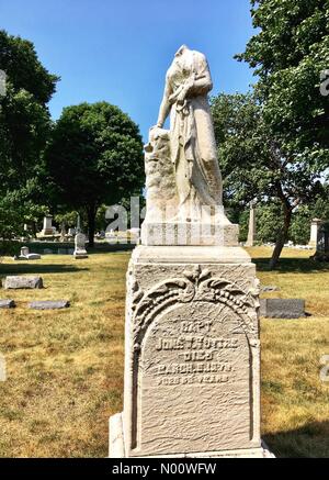 Atlas Obscura's Graceland cimitero tour, 5 agosto 2018, Chicago, Ill, STATI UNITI D'AMERICA, Storico Adam Selzer ospita il agosto 2018 Graceland cimitero tour, DianaJ/StockimoNews/Alamy Credito: Diana J./StockimoNews/Alamy Live News Foto Stock