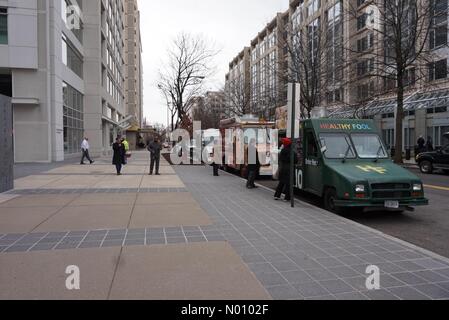 Washington, DC, Stati Uniti d'America. Il 7 gennaio 2019. Carrelli di cibo si sentono squeeze durante la parziale chiusura del governo Credito: nitdot/StockimoNews/Alamy Live News Foto Stock