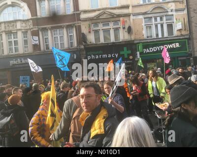 Dalston, Londra, UK 9 settembre 2019 EXTINCTIONREBELLION Demo: Credito Emin Ozkan/StockimoNews/Alamy Live News Credito: Emin Ozkan/StockimoNews/Alamy Live News Foto Stock