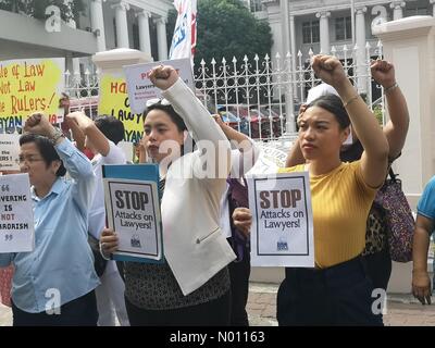 Manila, Filippine. Aprile 15, 2019. Organizzazione dei diritti umani degli avvocati ha chiesto alla Corte Suprema di protezione dal presunto militare seccature di avvocati legati al gruppo terroristico NPA. Credito: Sherbien Dacalanio/StockimoNews/Alamy Live News Foto Stock