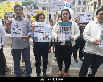 Manila, Filippine. Aprile 15, 2019. Organizzazione dei diritti umani degli avvocati ha chiesto alla Corte Suprema di protezione dal presunto militare seccature di avvocati legati al gruppo terroristico NPA. Credito: Sherbien Dacalanio/StockimoNews/Alamy Live News Foto Stock