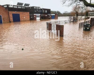 Hereford, Regno Unito. 16th Feb, 2020. UK Weather Inflood Hereford- Hereford, Herefordshire, Regno Unito Domenica 16th Febbraio 2020 inondazioni al Hereford Rowing Club dopo il fiume Wye ha fatto esplodere le sue banche. Credit: Steven May / Stockimonews/Alamy Live News Foto Stock