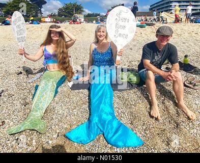 Gylly Beach, Falmouth, Cornovaglia, Regno Unito. 12 giugno 2021. G7 Saddle out protesta a Falmouth, Cornovaglia, Regno Unito. Credit: Nidpor/Alamy Live News Credit: Nidpor/StockimoNews/Alamy Live News Foto Stock