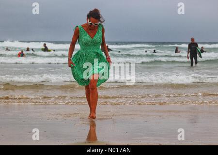 Cornwall, Regno Unito. 23rd luglio 2022. UK Meteo: Overcast sulla spiaggia a Polzeath, Cornovaglia, Regno Unito. 23 luglio 2022. Credit: Nidpor / StockimoNews/Alamy Live News Foto Stock