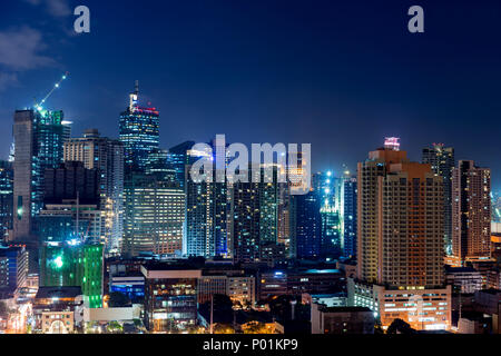 Makati Manila di notte Foto Stock