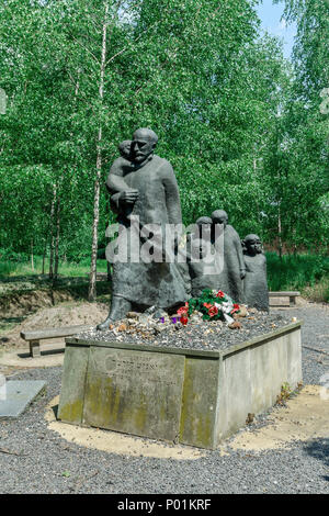 Polonia, Varsavia: Monumento a Janusz Korczak al Cimitero Ebraico su Okopowa Street. Foto Stock