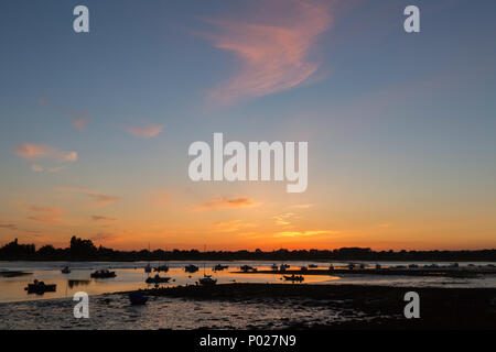 Tramonto a Bosham Quay nel porto di Chichester, West Sussex, Regno Unito. Foto Stock