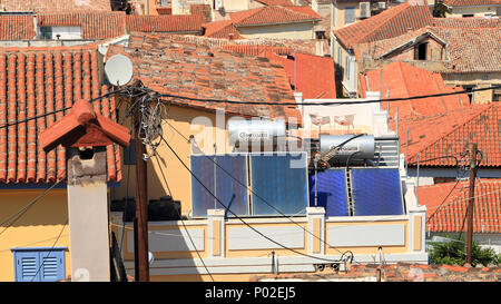 Tetto sistemi solari termici, Grecia Foto Stock