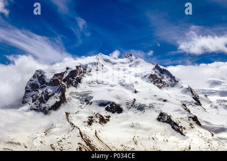 Il Monte Rosa, i più alti in Svizzera visto dal Gornergrat al termine del viaggio in treno da Zermatt, Svizzera, nelle Alpi Foto Stock