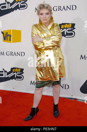 Debbie Harry dei Blondie arrivando a VH1 divi a MGM Grand Arena di Las Vegas. 18 Aprile 2004Blondie DebbieHarry029 Red Carpet Event, verticale, STATI UNITI D'AMERICA, industria cinematografica, celebrità, fotografia, Bestof, arte cultura e intrattenimento, Topix celebrità moda / Verticale, meglio di, evento nella vita di Hollywood - California, moquette rossa e dietro le quinte, USA, industria cinematografica, celebrità, movie celebrità, personaggi televisivi, musica celebrità, fotografia, Bestof, arte cultura e intrattenimento, Topix, verticale, una persona, dall'anno , 2004, inchiesta tsuni@Gamma-USA.com moda - a piena lunghezza Foto Stock