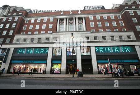 Un ramo di Primark su Oxford Street, Londra centrale. Foto Stock