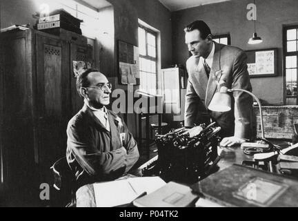 Pellicola originale titolo: SCHINDLER'S LIST. Titolo inglese: SCHINDLER'S LIST. Regista: Steven Spielberg. Anno: 1993. Stelle: LIAM NEESON; Ben Kingsley. Credito: Universal Pictures / Album Foto Stock