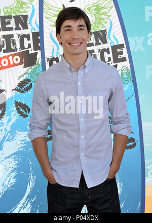 Justin Long Teen Choice Awards 2010 al Amphitheatre di Gibson in Los Angeles.JustinLong 75 Red Carpet Event, verticale, STATI UNITI D'AMERICA, industria cinematografica, celebrità, fotografia, Bestof, arte cultura e intrattenimento, Topix celebrità moda / Verticale, meglio di, evento nella vita di Hollywood - California, moquette rossa e dietro le quinte, USA, industria cinematografica, celebrità, movie celebrità, personaggi televisivi, musica celebrità, fotografia, Bestof, arte cultura e intrattenimento, Topix, verticale, una persona, dall'anno , 2010, inchiesta tsuni@Gamma-USA.com - Tre quarti Foto Stock