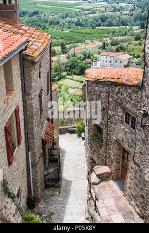 Piccolo villaggio di Eus, uno dei più bei villaggi di Francia Foto Stock