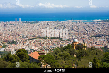 Vista panoramica di Barcellona dal Tibidabo, Spagna Foto Stock