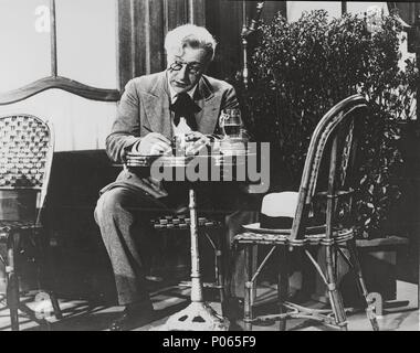 Pellicola originale titolo: LE ROMAN D'ONU TRICHEUR. Titolo inglese: storia di un trucco, la. Regista: Sacha Guitry. Anno: 1936. Stelle: Sacha Guitry. Foto Stock
