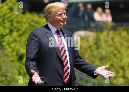 Quebec, Canada. 8 Giugno, 2018. Il presidente statunitense Donald Trump arriva presso l'Hotel Fairmont Le Manoir in vista del vertice G7. Foto: Michael Kappeler/dpa Credito: dpa picture alliance/Alamy Live News Foto Stock