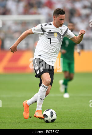 08 giugno 2018, Germania, Leverkusen: Calcio internazionale, Germania vs Arabia Saudita al BayArena. La Germania Julian Draxler. Foto: Marius Becker/dpa Foto Stock