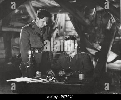 Pellicola originale titolo: Dark Angel. Titolo inglese: il Dark Angel. Regista: SIDNEY FRANKLIN. Anno: 1935. Stelle: FREDRIC MARZO; HERBERT MARSHALL. Credito: United Artists / Album Foto Stock