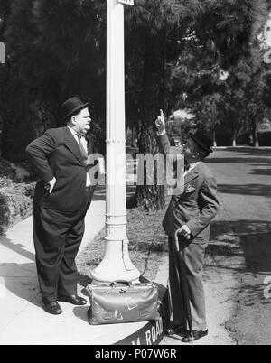 Pellicola originale titolo: il grande rumore. Titolo inglese: il grande rumore. Regista: MALCOLM ST. CLAIR. Anno: 1944. Stelle: Oliver Hardy Stan Laurel. Credito: 20TH CENTURY FOX / Album Foto Stock