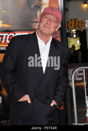 Tony Scott - Direttore - inarrestabile Premiere al Westwood Village Theatre di Los Angeles.Tony Scott - direttore 23 Red Carpet Event, verticale, STATI UNITI D'AMERICA, industria cinematografica, celebrità, fotografia, Bestof, arte cultura e intrattenimento, Topix celebrità moda / Verticale, meglio di, evento nella vita di Hollywood - California, moquette rossa e dietro le quinte, USA, industria cinematografica, celebrità, movie celebrità, personaggi televisivi, musica celebrità, fotografia, Bestof, arte cultura e intrattenimento, Topix, verticale, una persona, dall'anno , 2010, inchiesta tsuni@Gamma-USA.com - Tre quarti Foto Stock