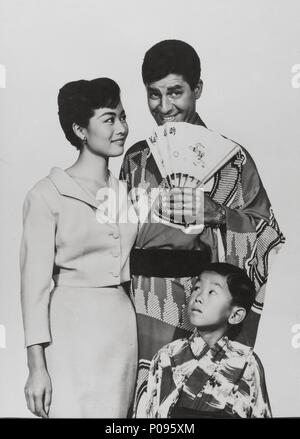 Pellicola originale titolo: la geisha BOY. Titolo italiano: la geisha BOY. Regista: FRANK TASHLIN. Anno: 1958. Stelle: Jerry Lewis; NOBU MCCARTHY. Credito: Paramount Pictures / Album Foto Stock