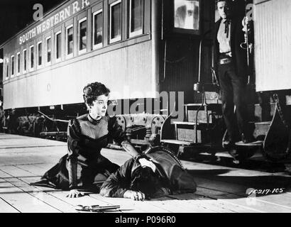 Pellicola originale titolo: ultimo treno da Gun Hill. Titolo inglese: ultimo treno da Gun Hill. Regista: JOHN STURGES. Anno: 1959. Stelle: Kirk Douglas; CAROLYN JONES. Credito: Paramount Pictures / Album Foto Stock