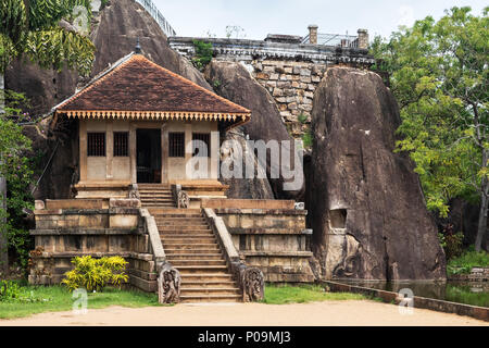 Vihara Isurumuniya, un buddista tempio nella grotta presso la Città sacra di Anuradhapura, Triangolo Culturale, Sri Lanka, Asia Foto Stock