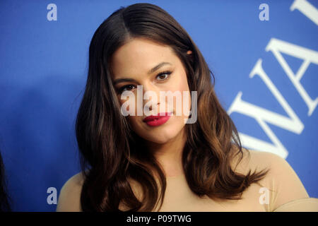 Ashley Graham frequentando il CFDA Fashion Awards 2018 al Brooklyn Museum il 4 giugno 2018 a New York City. Foto Stock