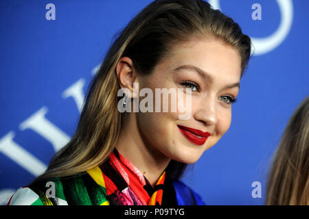 Gigi Hadid frequentando il CFDA Fashion Awards 2018 al Brooklyn Museum il 4 giugno 2018 a New York City. Foto Stock