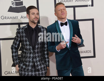 Macklemore arrivando al 56th Annual Grammy Awards 2014 presso il centro di fiocco in Los Angeles.Macklemore 551 evento nella vita di Hollywood - California, tappeto rosso Evento, STATI UNITI D'AMERICA, industria cinematografica, celebrità, fotografia, Bestof, arte cultura e intrattenimento, Topix celebrità moda, migliori della vita di Hollywood, evento nella vita di Hollywood - California, moquette rossa e dietro le quinte, ,arti della cultura e del divertimento, fotografia, inchiesta tsuni@Gamma-USA.com , Musica celebrità, musicista, Music Group, 2014 Foto Stock