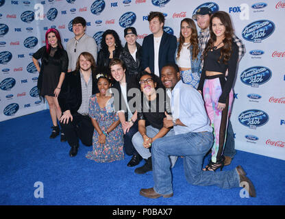 ZD8 8448 presso la American Idol X !!! Finalisti parte-2014 al Fig & Olive Restaurant in Los Angeles. Finalisti Jessica Mosa, Dexter Roberts, Jena Irene, MK Nobilette, Alex Preston, Emily Piriz, Ben Briley, Kristen O'Connor (Fondo L-R) Caleb Johnson, Malaya Watson, Sam Woolf, Maestà Rose e C.J. Harris assiste FOX "idolo americano XIII' finalisti party in Fig & Olive Melrose PlaceThirteen finalisti 315 evento nella vita di Hollywood - California, tappeto rosso Evento, STATI UNITI D'AMERICA, industria cinematografica, celebrità, fotografia, Bestof, arte cultura e intrattenimento, Topix celebrità moda, meglio di, Hollywood L Foto Stock