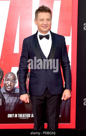 Jeremy Renner frequentando il Warner Bros Foto e New Line Cinema 'Tag' premiere al Regency Village Theatre il 7 giugno 2018 a Westwood, California. Foto Stock