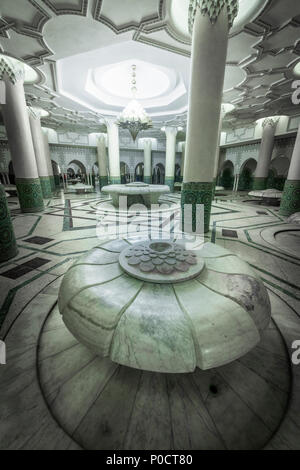 Vista interna, lavatoio, la Moschea di Hassan II, Grande Mosquée Hassan II, architettura moresca, Casablanca, Marocco Foto Stock