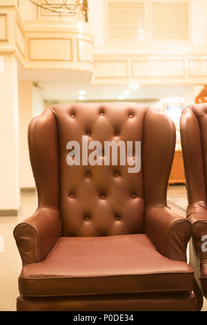 Lussuoso divano letto nel salone dell'hotel. Foto Stock