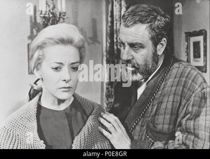 Pellicola originale titolo: VIRIDIANA. Titolo inglese: VIRIDIANA. Regista: Luis Bunuel. Anno: 1961. Stelle: Silvia Pinal; FERNANDO REY. Credito: Unione cinematografica industriale/pellicole 59 / Album Foto Stock