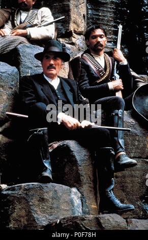 Pellicola originale titolo: Old Gringo. Titolo inglese: Old Gringo. Regista: LUIS PUENZO. Anno: 1989. Stelle: Gregory Peck; Jimmy Smits. Credito: Columbia Pictures / Album Foto Stock