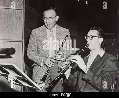 Pellicola originale titolo: Il Benny Goodman story. Titolo inglese: Il Benny Goodman story. Regista: VALENTINE DAVIES. Anno: 1955. Stelle: Benny Goodman; Steve Allen. Credito: UNIVERSAL INTERNATIONAL / Album Foto Stock