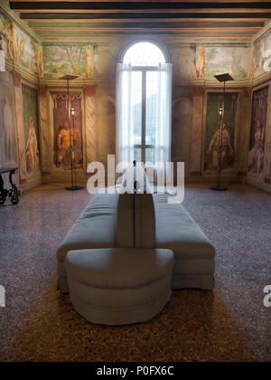 Torreglia, Italia - 26 Maggio 2018: i meravigliosi affreschi rinascimentali di camere di Villa dei Vescovi, una villa veneziana in stile rinascimentale. Currentl Foto Stock
