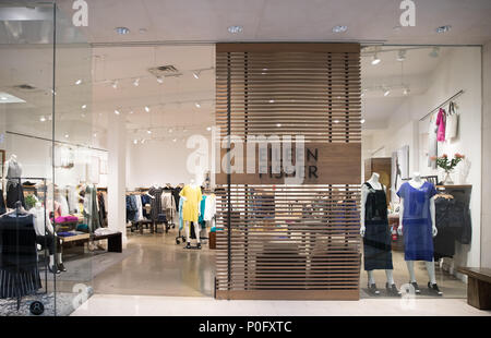 Philadelphia, Pennsylvania, 30 maggio 2018:Eileen Fisher negozio di fronte a Philadelphia. Foto Stock