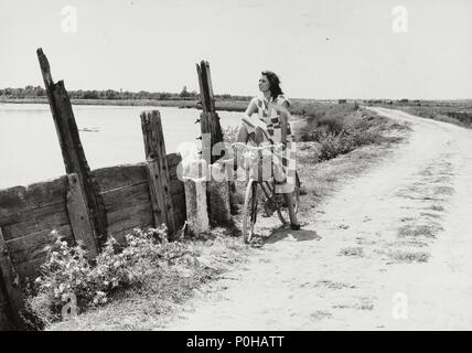 Pellicola originale titolo: LA DONNA DEL FIUME. Titolo inglese: fiume GIRL, i. Regista: Mario Soldati. Anno: 1955. Stelle: SOPHIA LOREN. Credito: PONTI-DE LAURENTIIS CINEMATOGRAFICA / Album Foto Stock