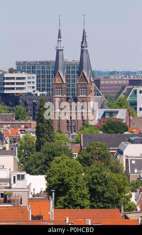 Posthoornkerk chiesa costruita nel 1863. Vista sulla città dalla torre campanaria della chiesa Westerkerk, Holland, Paesi Bassi Foto Stock