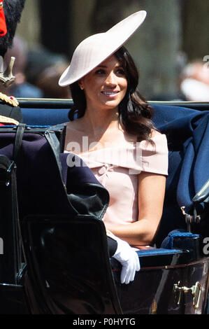 Londra, Regno Unito. Il 9 giugno 2018. Trooping il colore. Meghan Duchessa di Sussex Credito: Raymond codolo/Alamy Live News Foto Stock